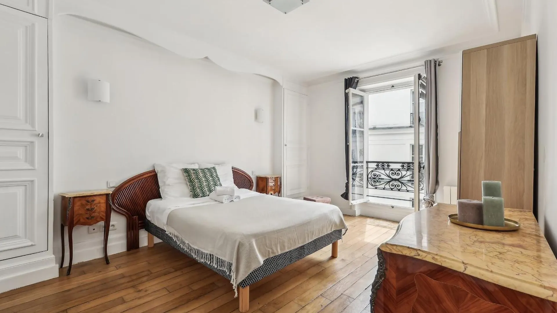 Champs Elysees - 3br - Cityapartmentstay דירה