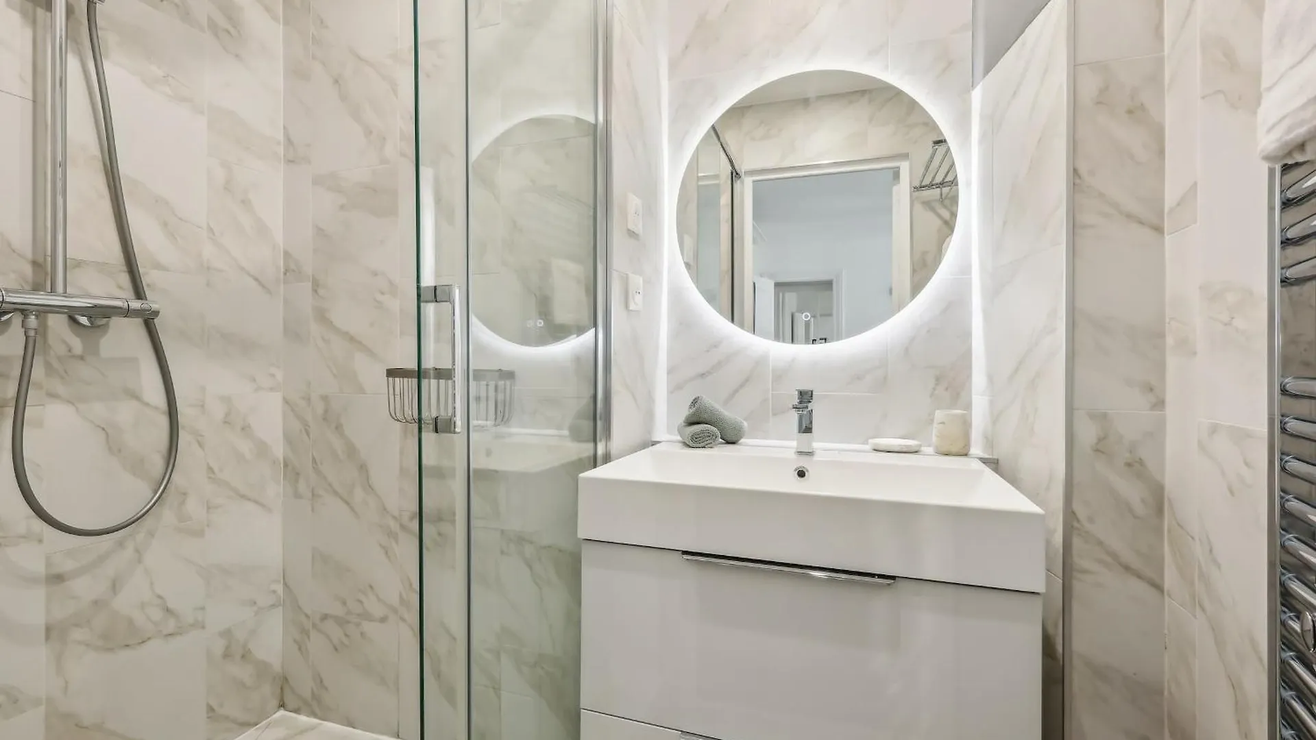 Champs Elysees - 3br - Cityapartmentstay *