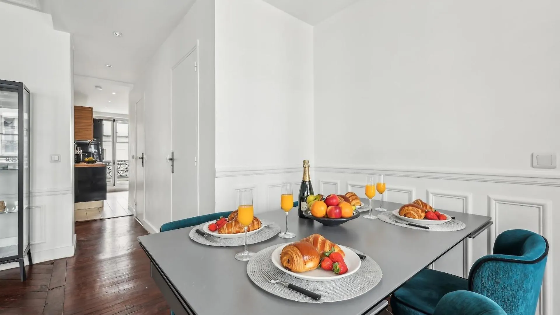 Champs Elysees - 3br - Cityapartmentstay Paris